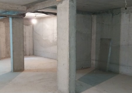 Продава склад 80 кв.м. в гр. Русе, квартал Ялта 